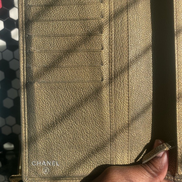 Chanel Vintage Metallic Gold Bifold Wallet - Picture 5 of 13